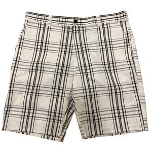 Dickies Shorts Mens Size 40 White Plaid Golf Casual Chino Logo‎